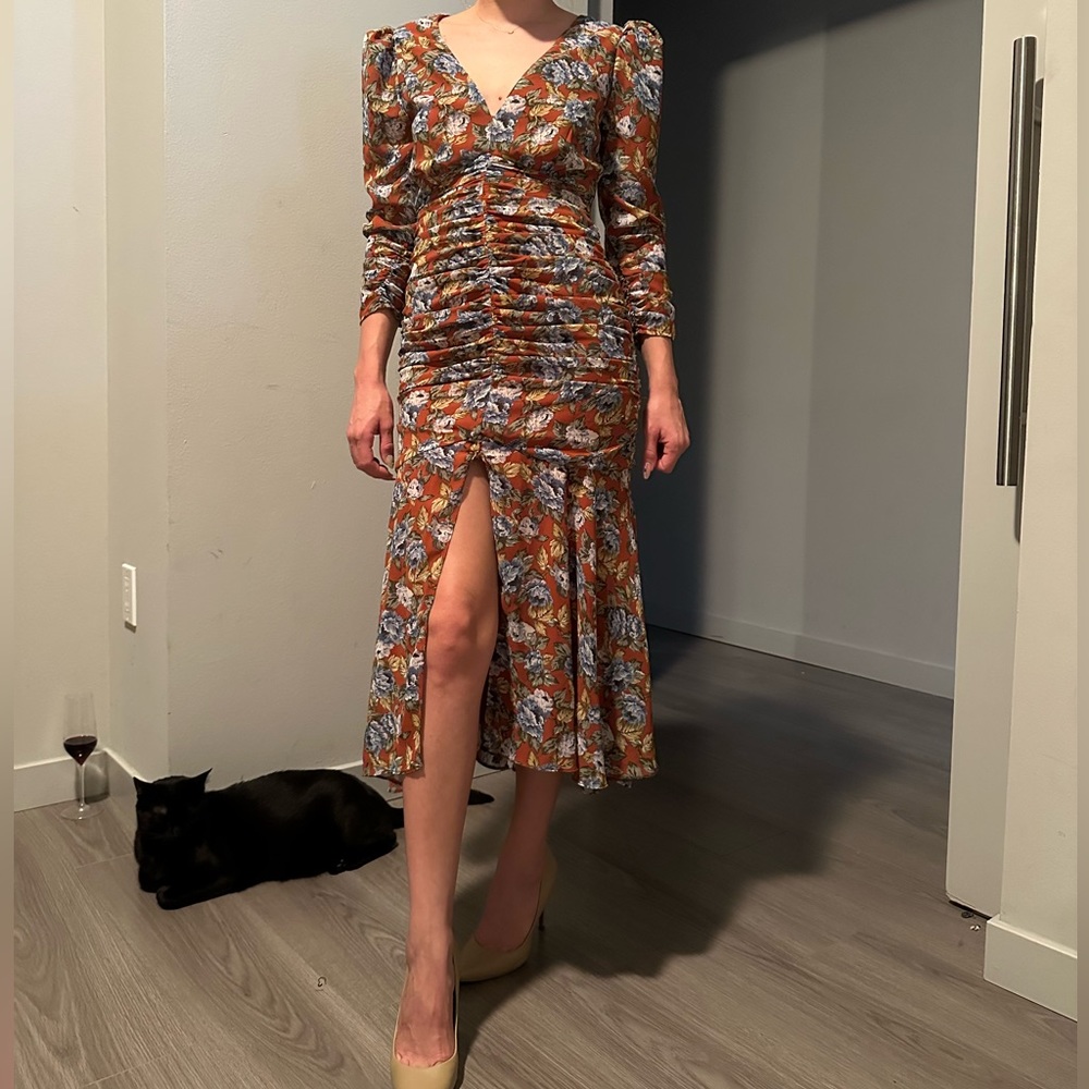 Purchased: Nordstrom Model Avg. Size 2 (small) Height of model: 5’4 weight: 110
